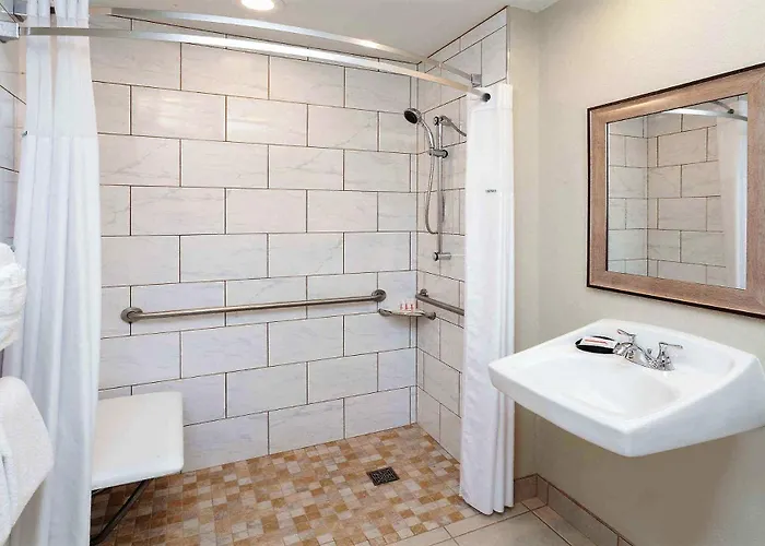 Comfort & Mundelein-vernon Hills Hotel 4*