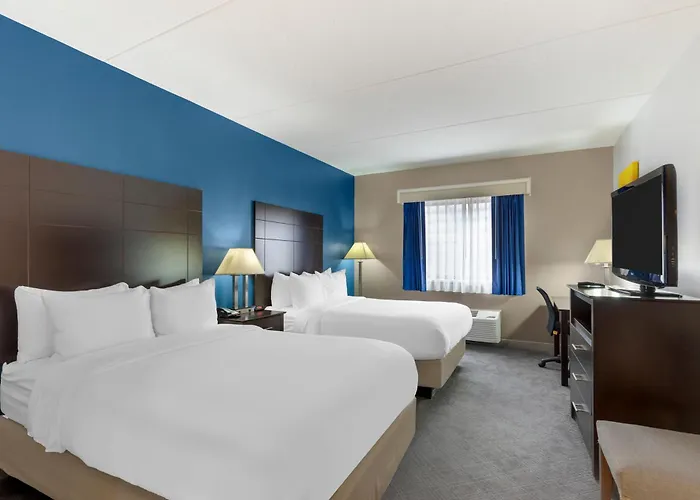 Hotel Comfort & Mundelein-vernon Hills 4*