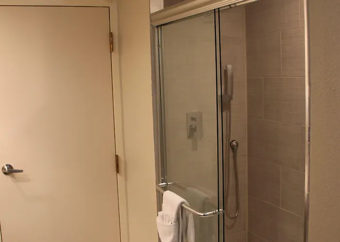 Comfort & Mundelein-vernon Hills 4*